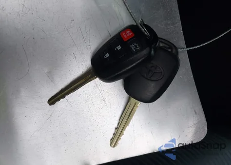 2018 Toyota Highlander Le Plus from USA, damaged, VIN 5TDBZRFH9JS893333